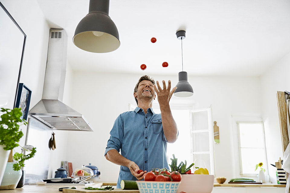 philipp_dimitri_photography-man-portraits-at-home-12